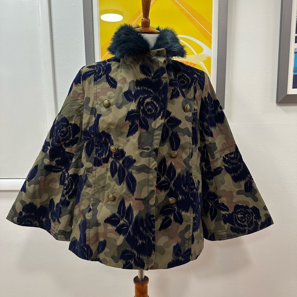 Banana Republic Rose Pattern Camo Jacket w/ Removable Collar - Size M